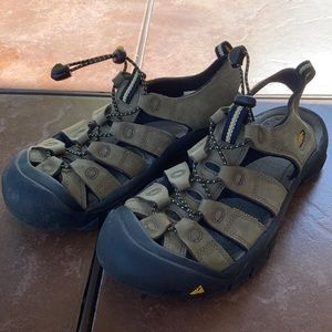 Keen outdoor waterproof olive green sandal